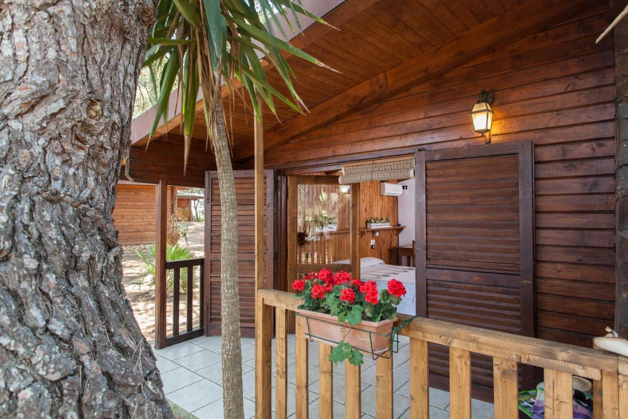 Tenuta Del Barco Winerestaurant And Hospitality Pulsano Rum bild